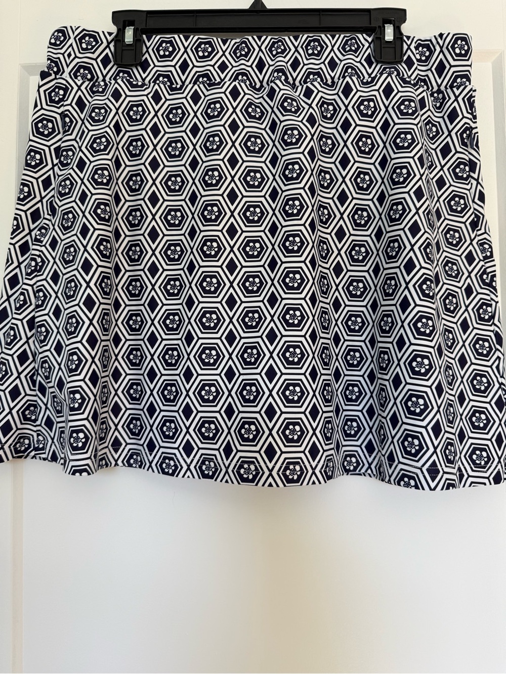 NWOT Smith & Quinn Navy White Geometric Golf Tennis Skort XL